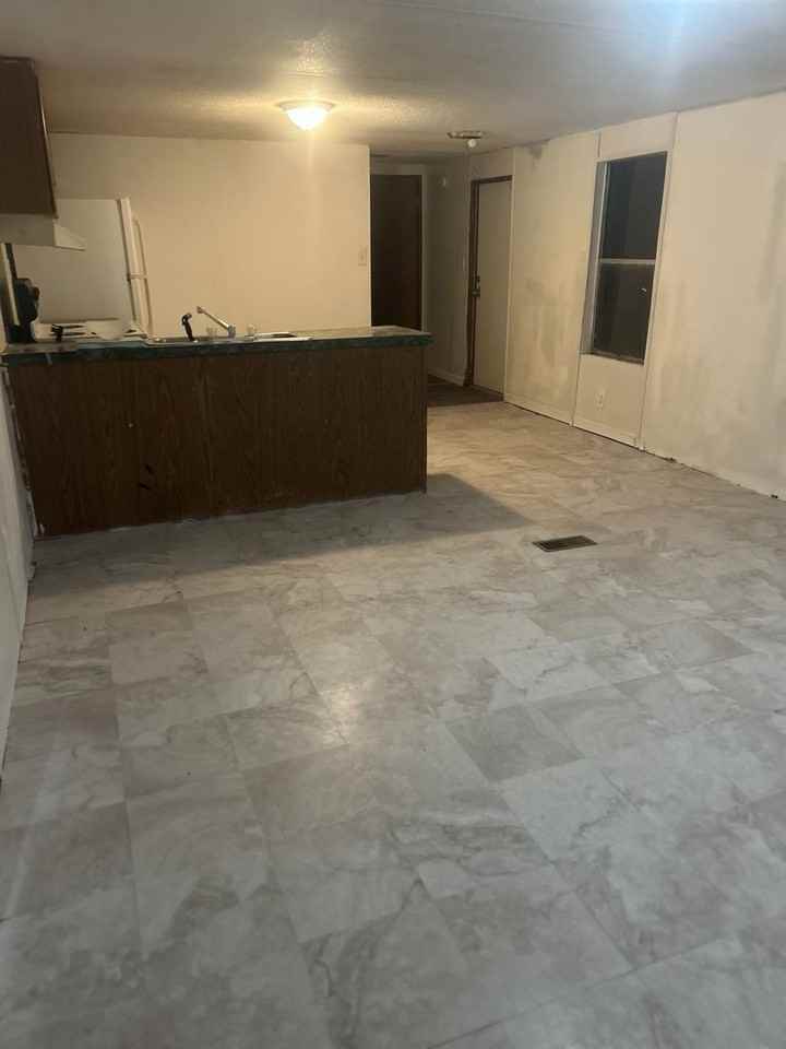 215 Wadley Dr - Photo 3 of 5