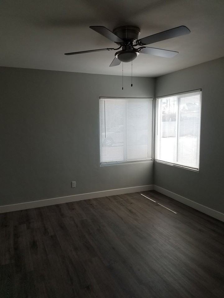 650 3rd St - Photo 3 of 6