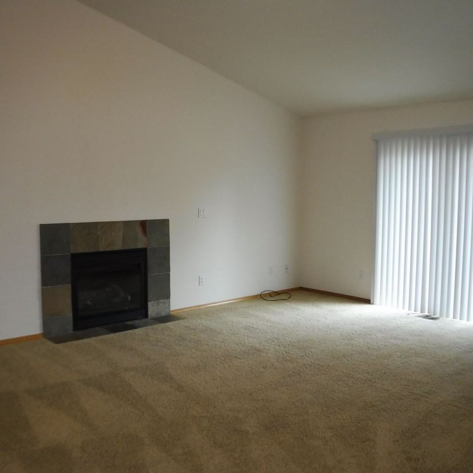20591 Conifer Ave - Photo 3 of 17