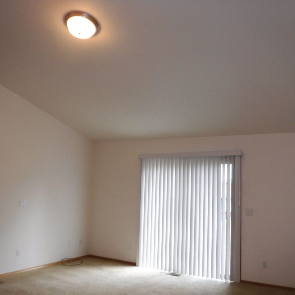 20591 Conifer Ave - Photo 4 of 17