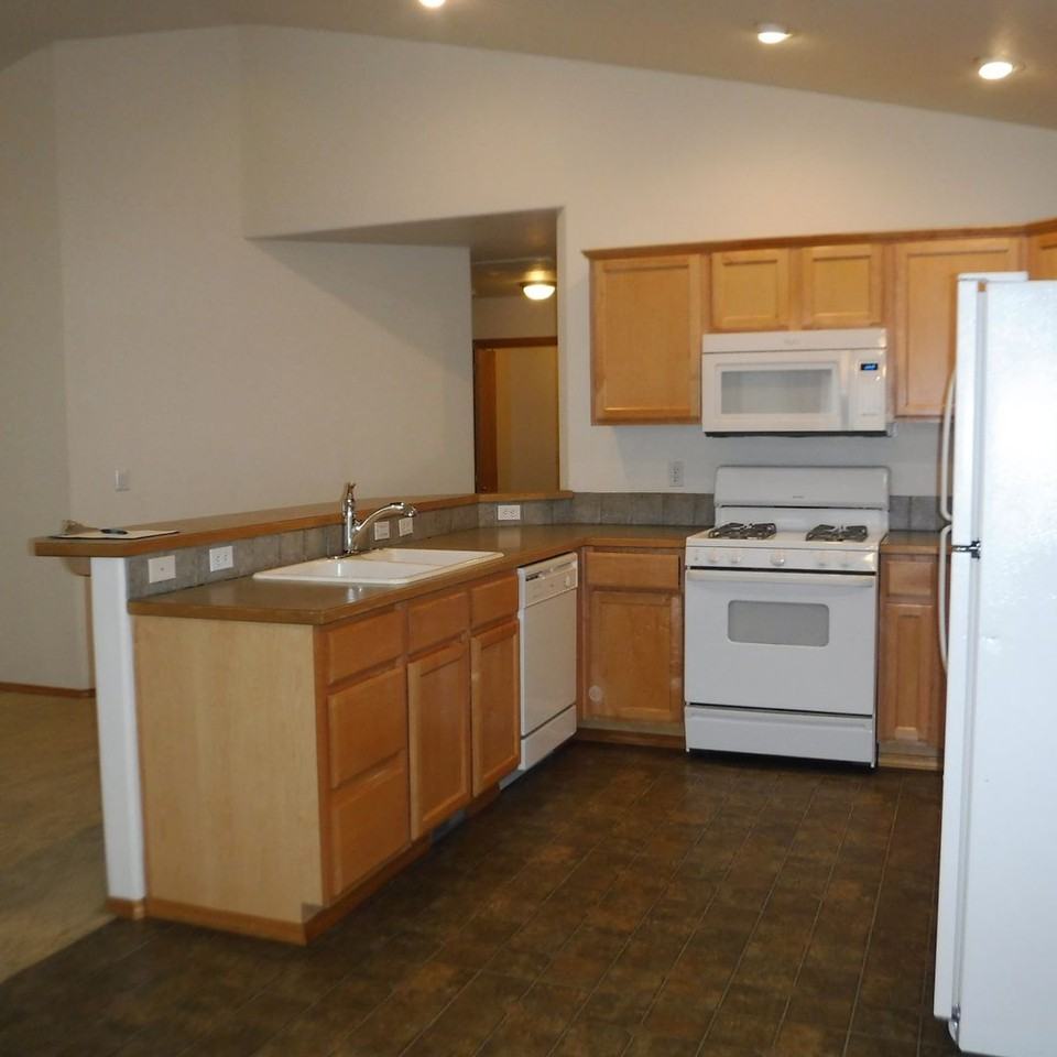 20591 Conifer Ave - Photo 5 of 17