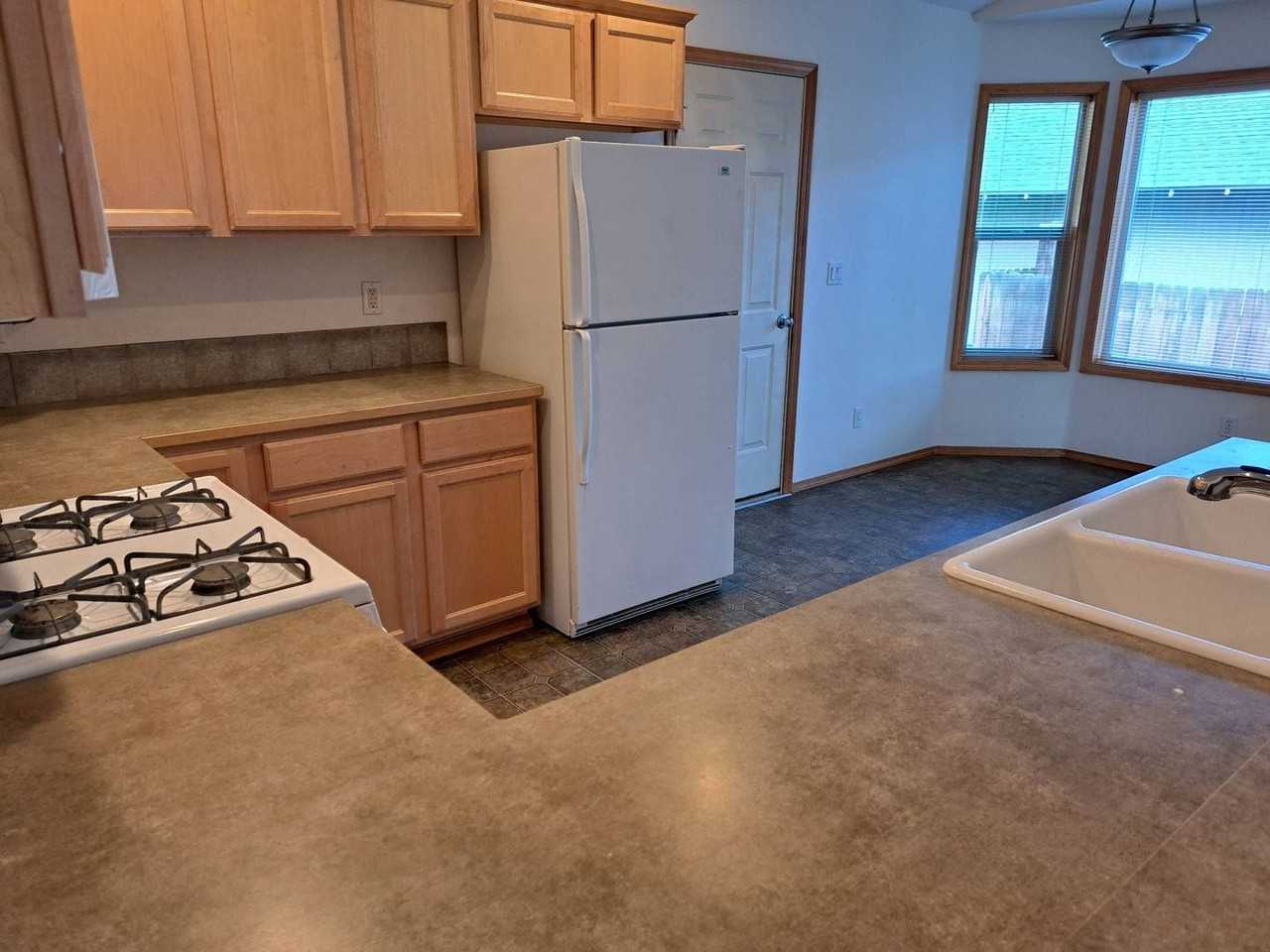 20591 Conifer Ave - Photo 6 of 17