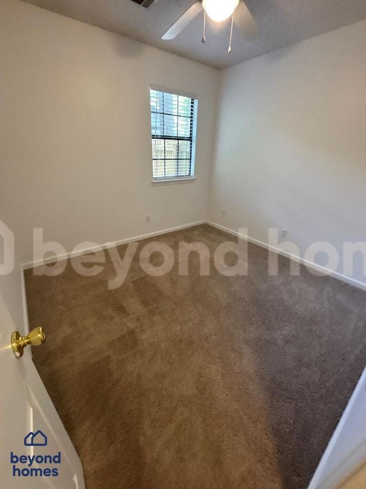 600 Hemphill Rd - Photo 5 of 13
