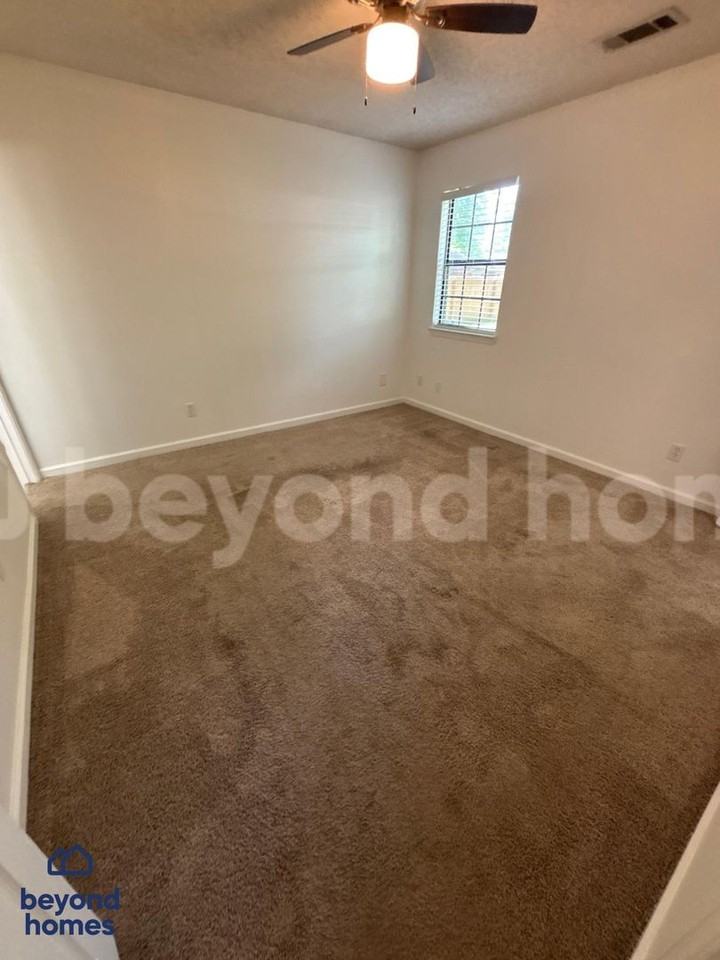 600 Hemphill Rd - Photo 7 of 13