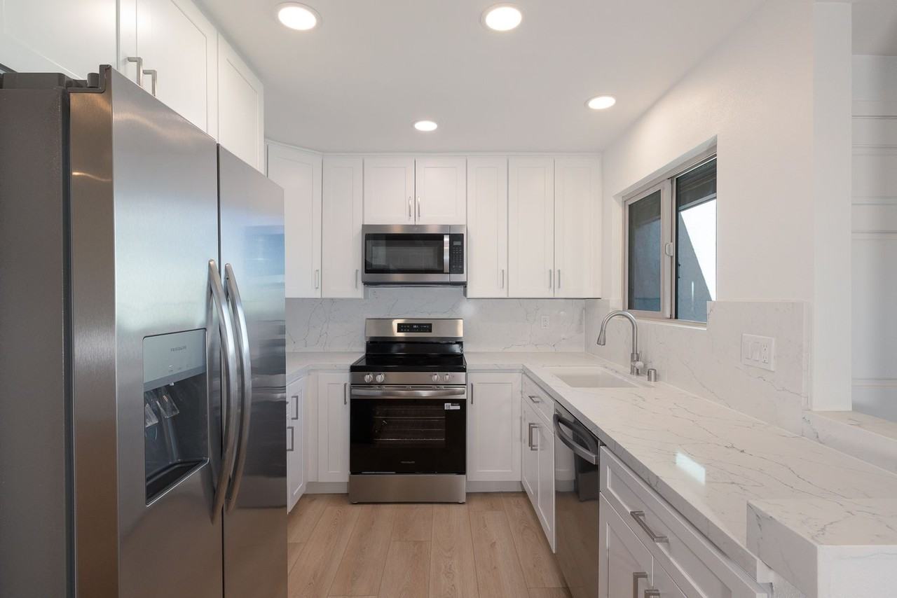 2945 Harbor Blvd - Photo 3 of 24