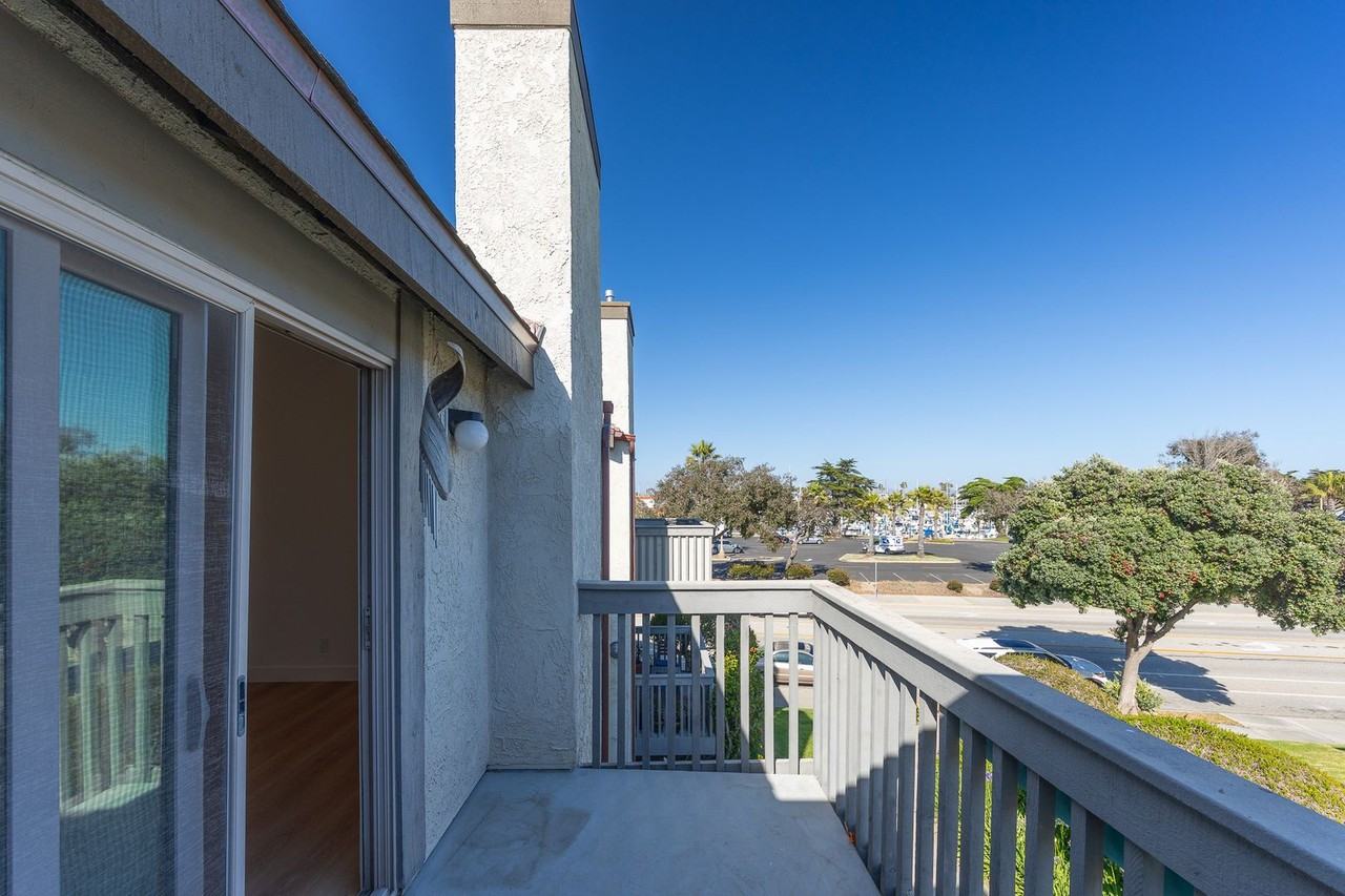 2945 Harbor Blvd - Photo 6 of 24