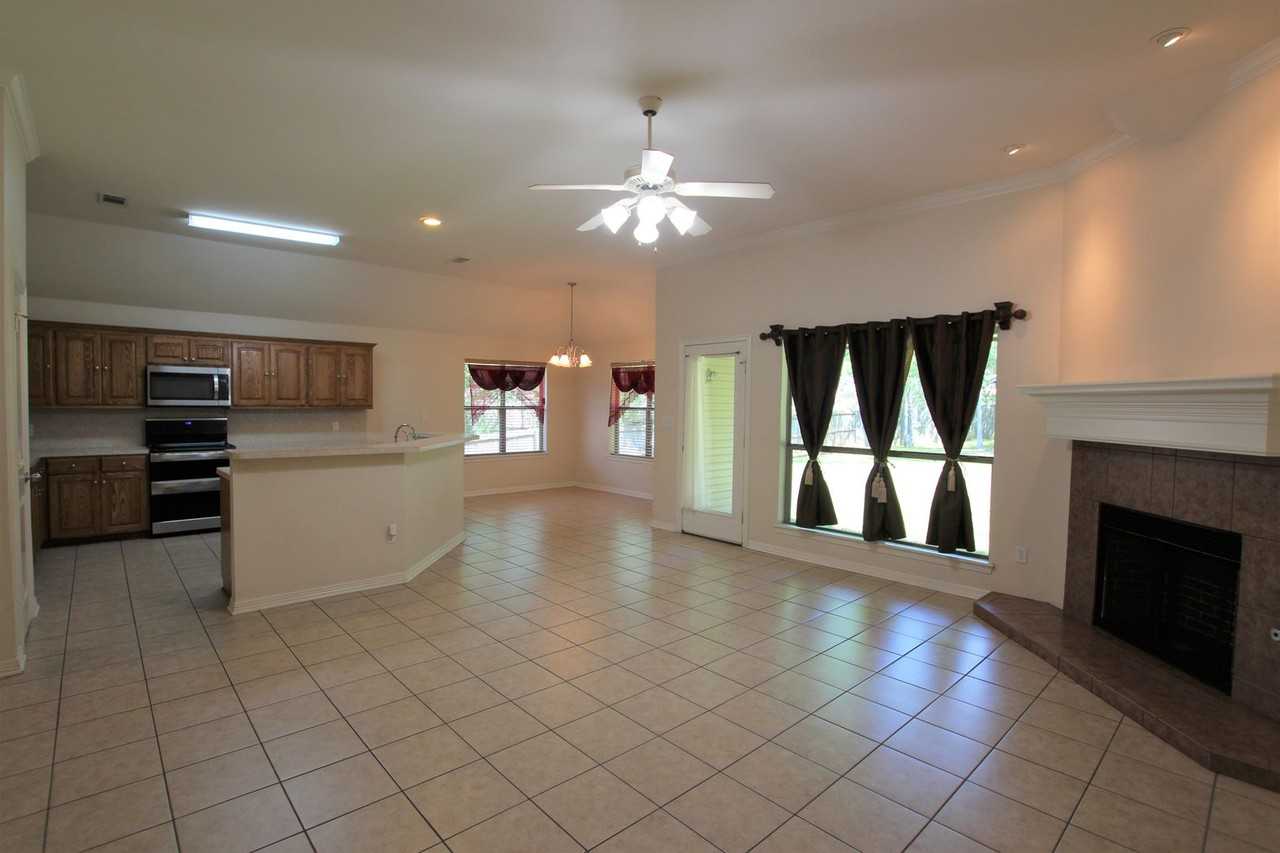 3109 Vineyard - Photo 3 of 30