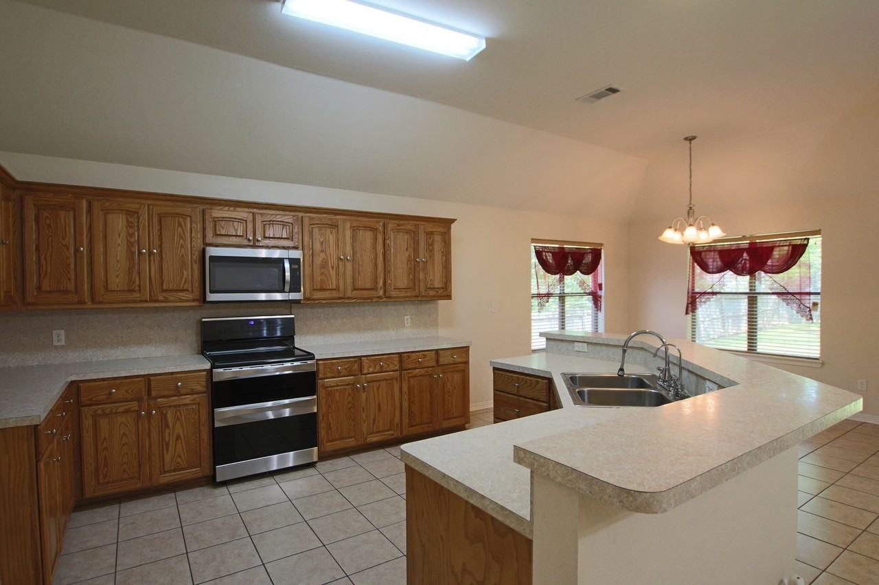 3109 Vineyard - Photo 6 of 30