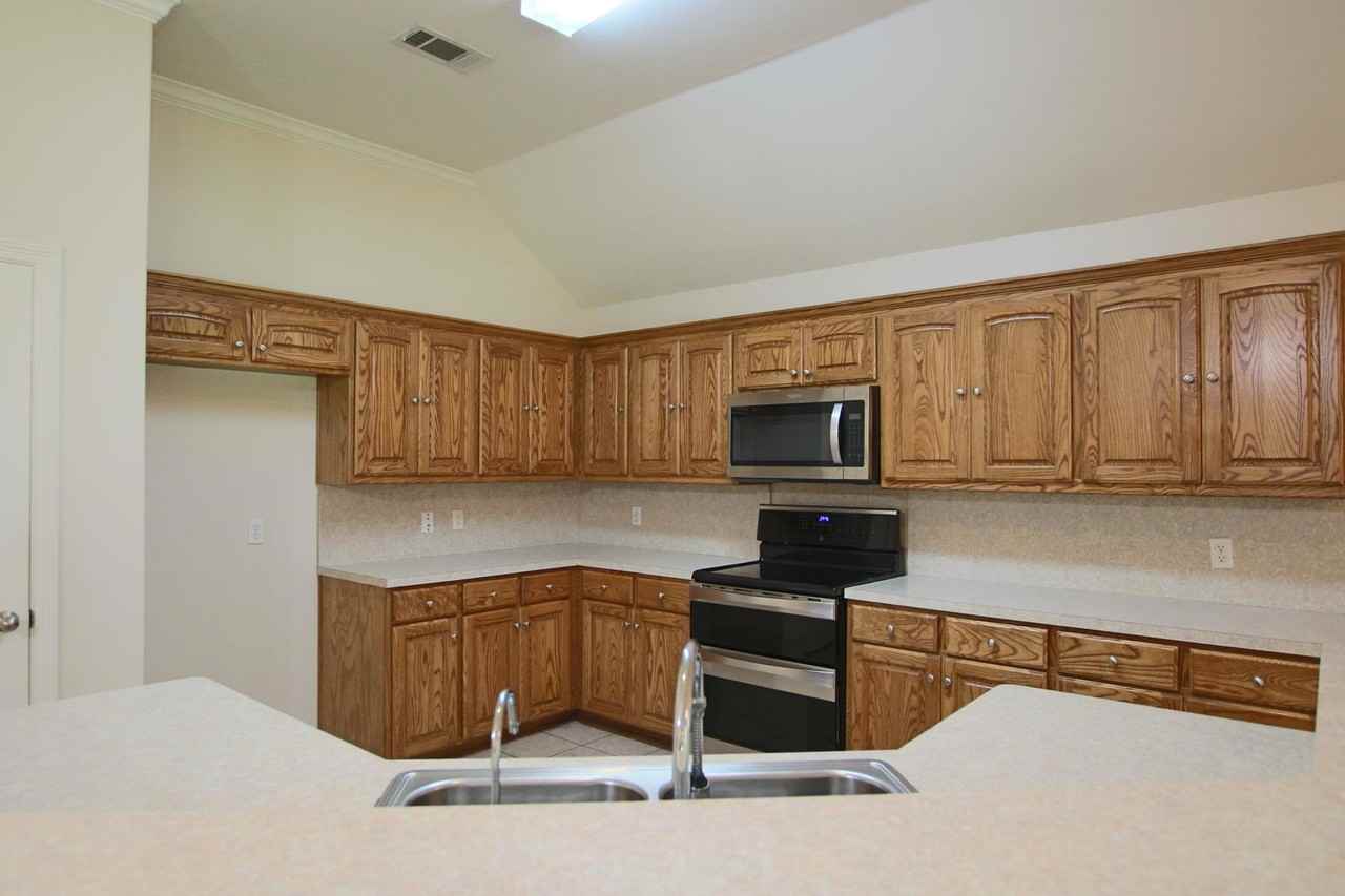 3109 Vineyard - Photo 7 of 30