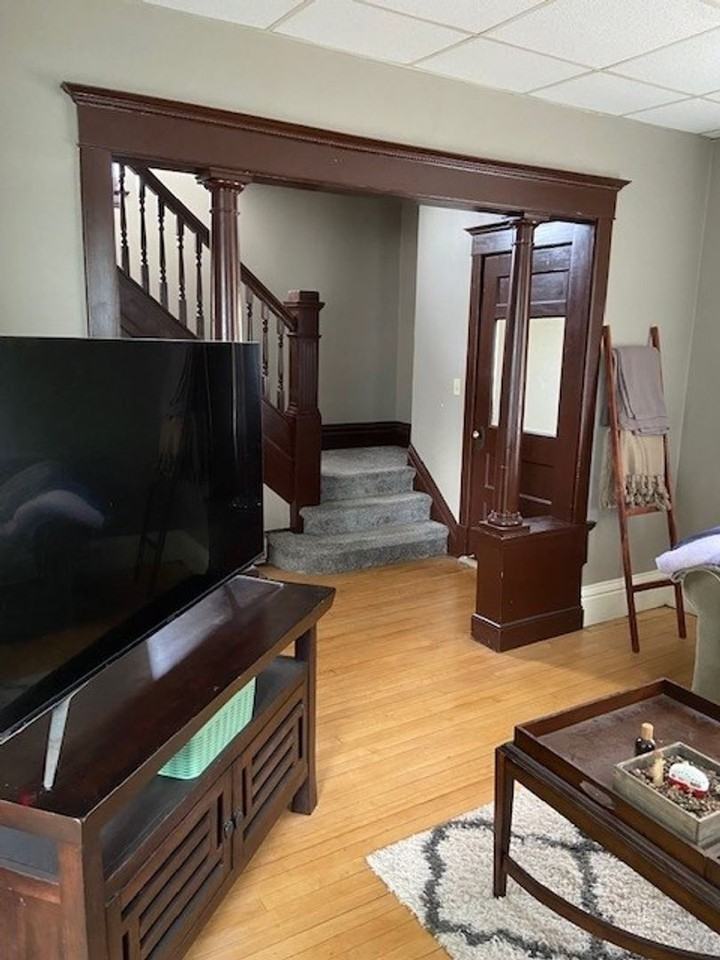 812 10th St N - Photo 2 of 30