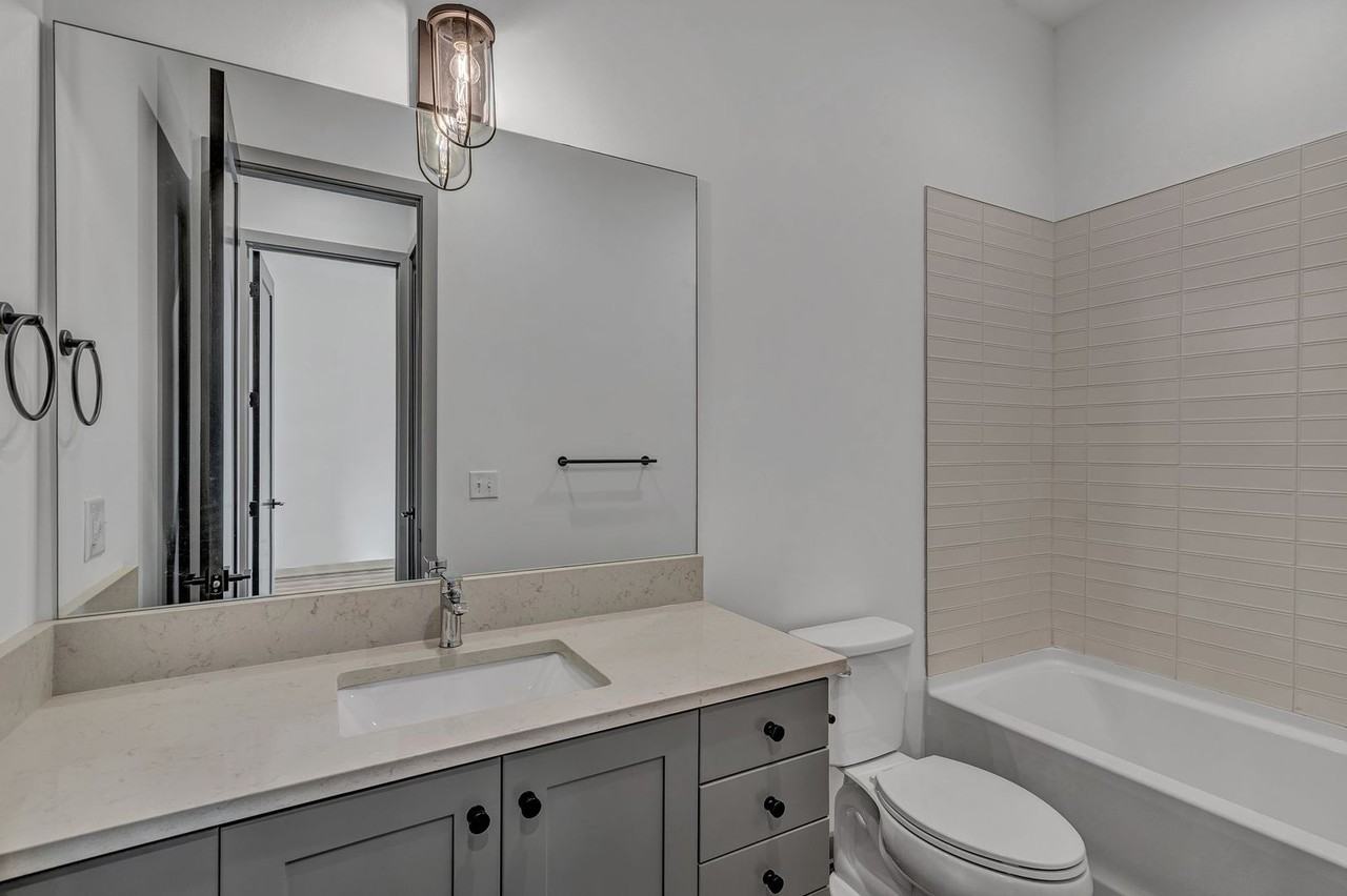 1571 57th Ave N - Photo 6 of 28