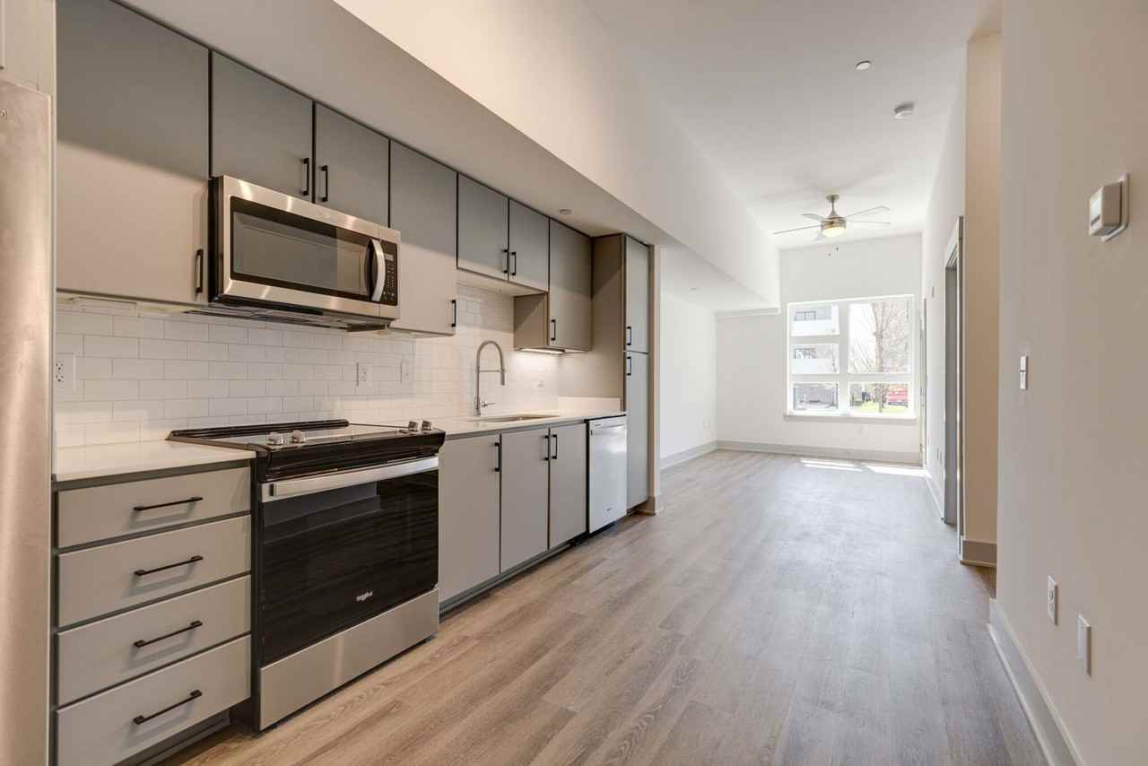 542 Southgate Ave - Photo 3 of 14