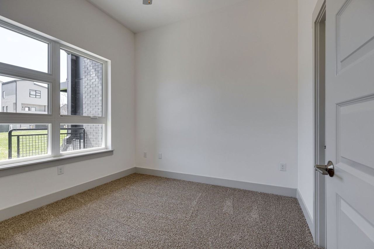 542 Southgate Ave - Photo 6 of 14