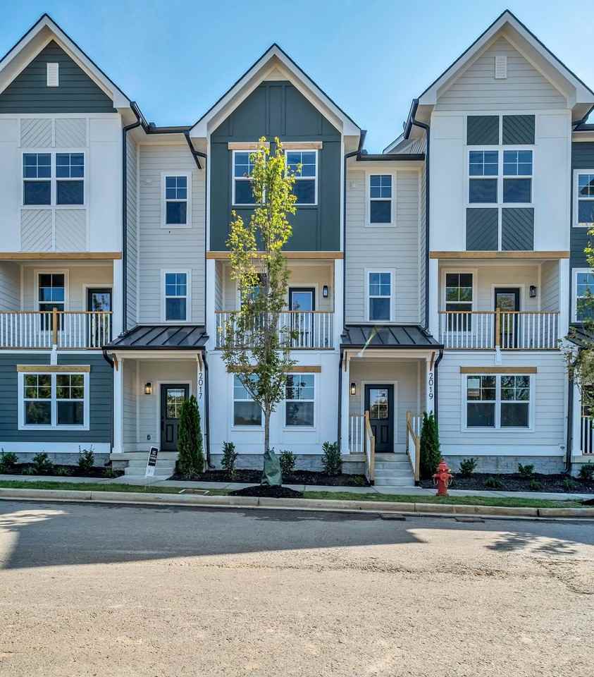 2019 Maple View Ln - Photo 2 of 32
