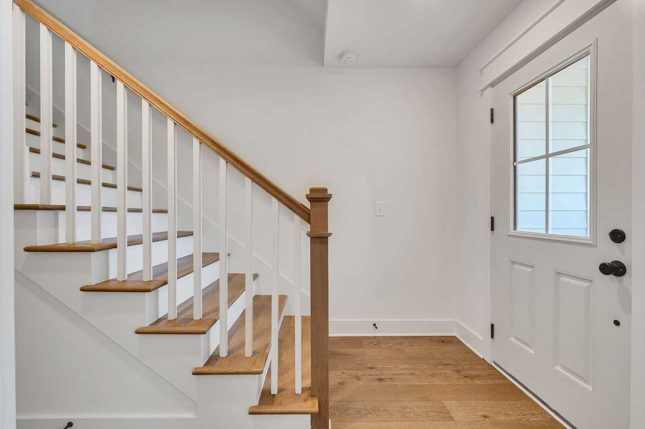 2019 Maple View Ln - Photo 5 of 32