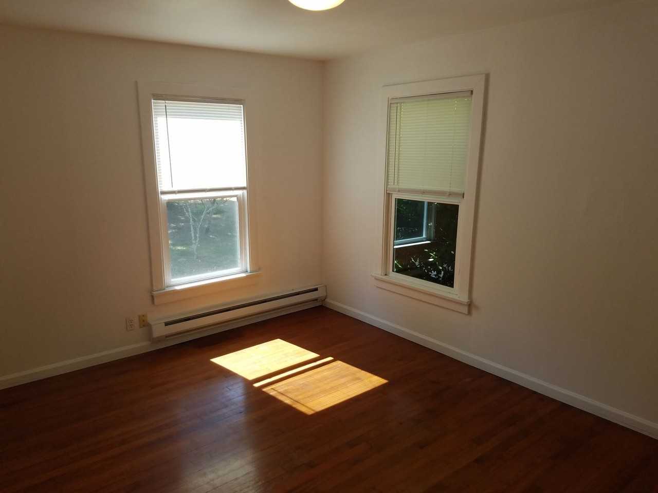 1352 Shoreview Dr - Photo 5 of 8