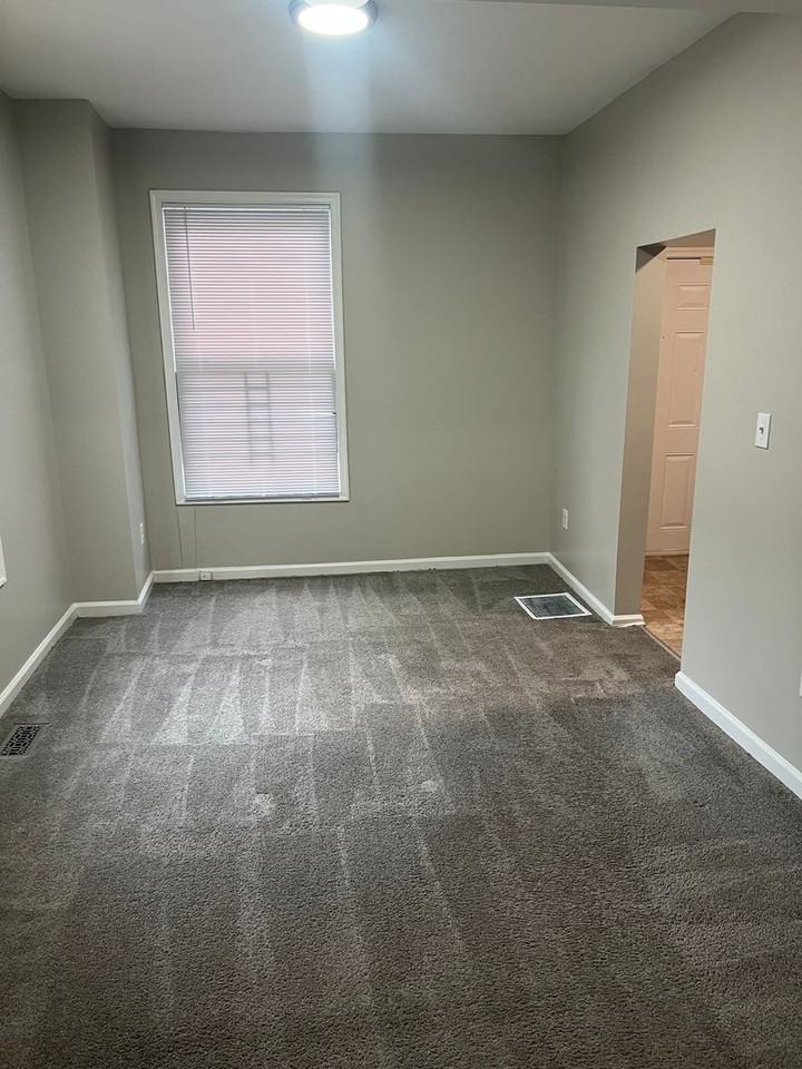 800 N Hilton St - Photo 3 of 13