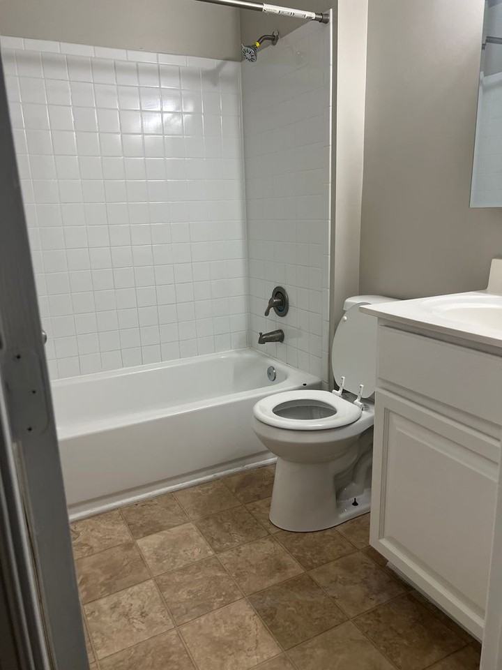 800 N Hilton St - Photo 5 of 13