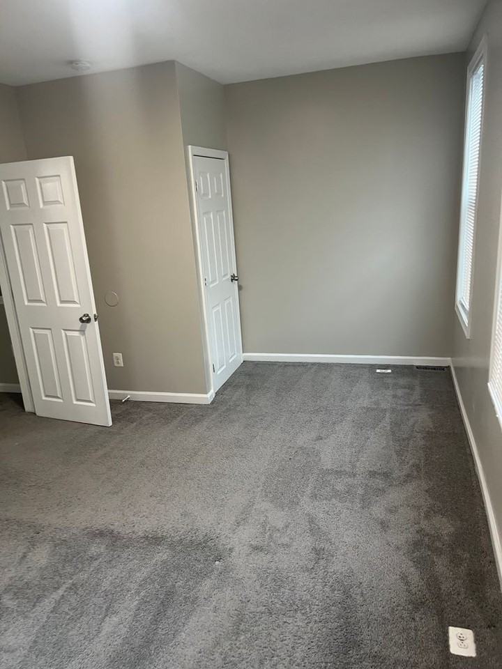 800 N Hilton St - Photo 6 of 13