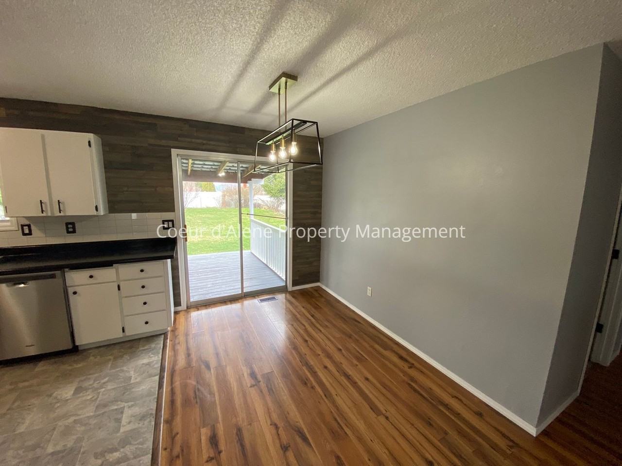 2307 N Walnut St - Photo 3 of 12