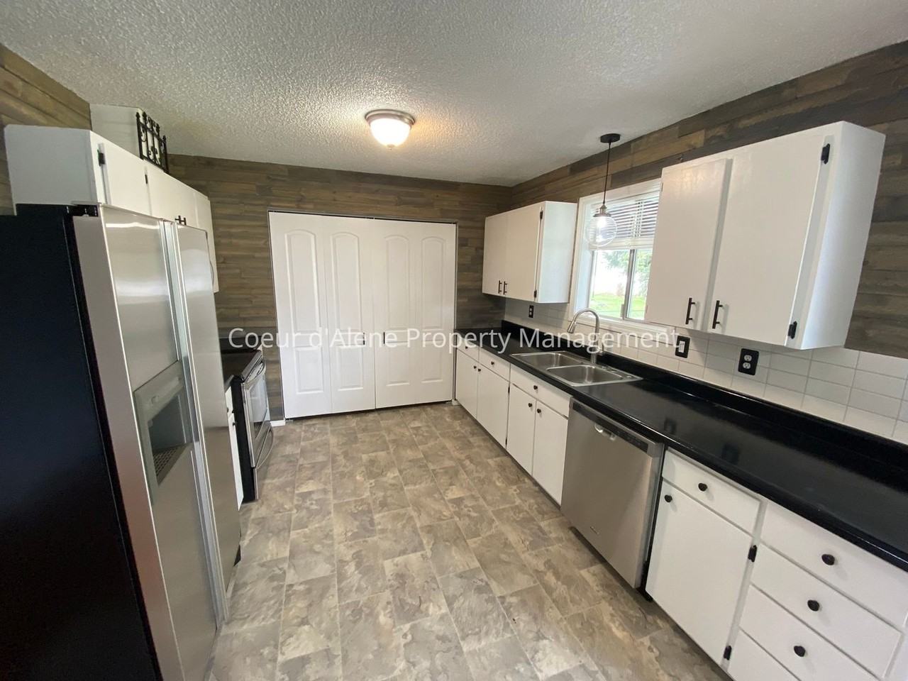 2307 N Walnut St - Photo 4 of 12