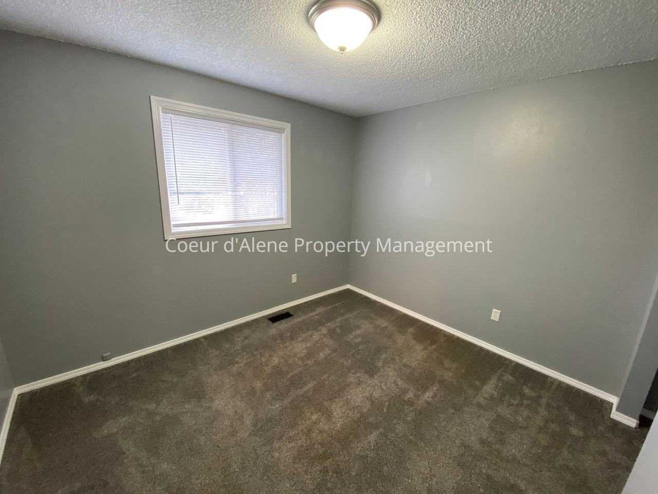 2307 N Walnut St - Photo 7 of 12
