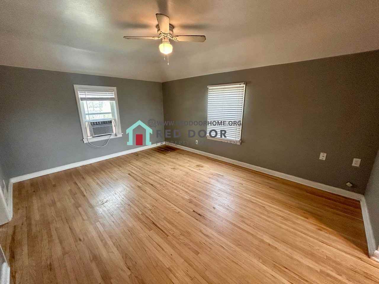 604 3rd Ave Sw - Photo 3 of 12