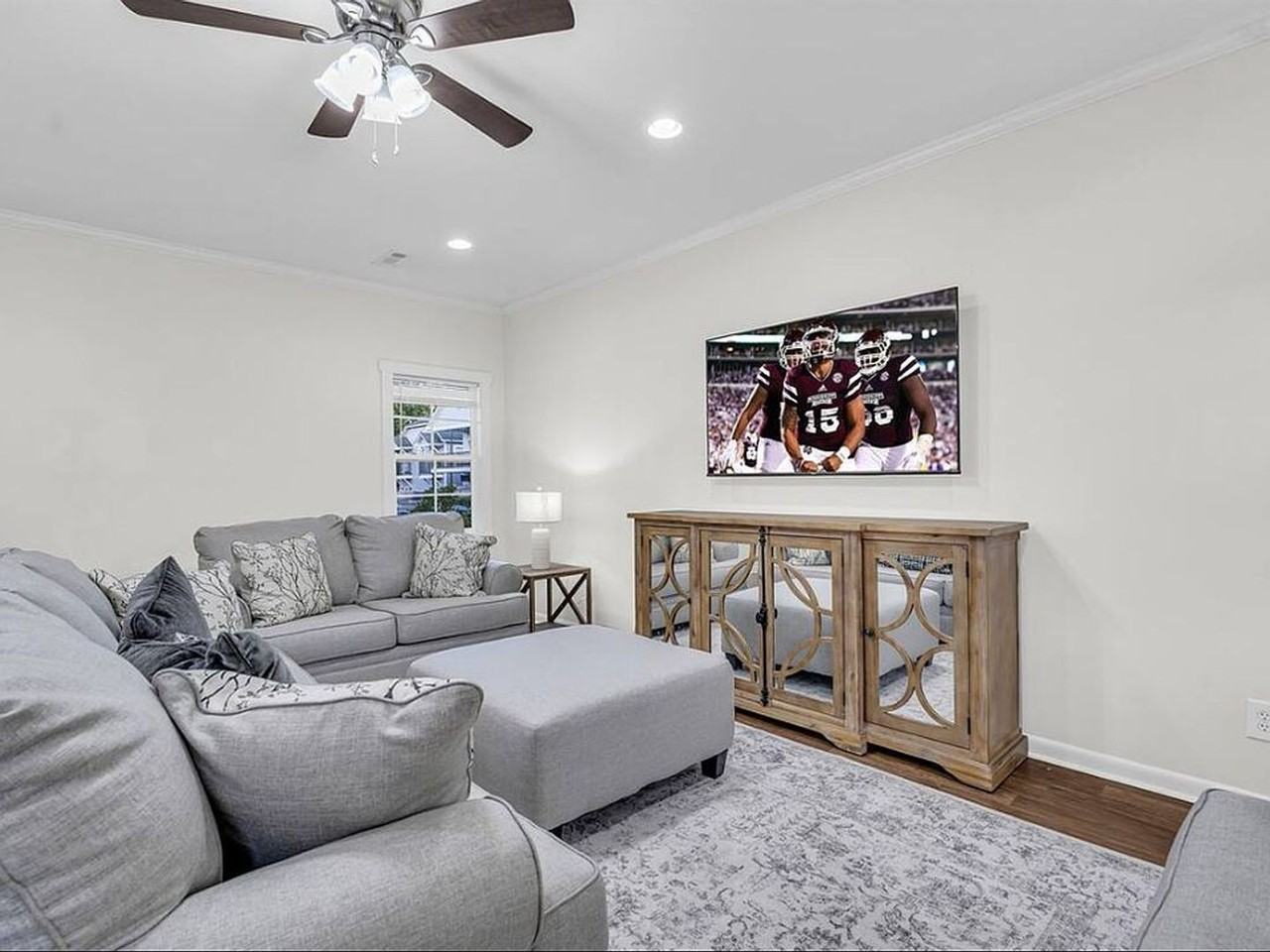 203 Worley St - Photo 4 of 34