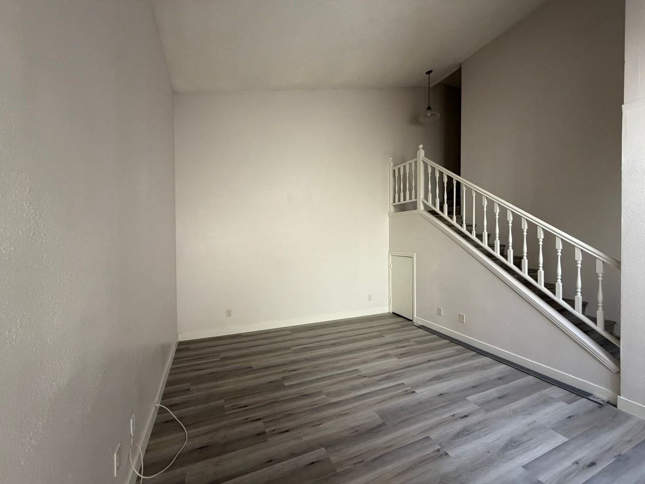 1215 Mews Ln - Photo 4 of 21