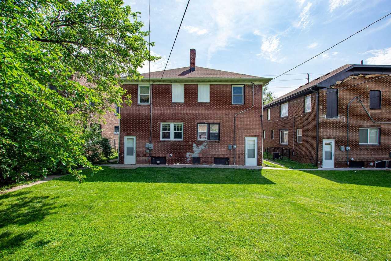 110 N 38th St - Photo 3 of 21