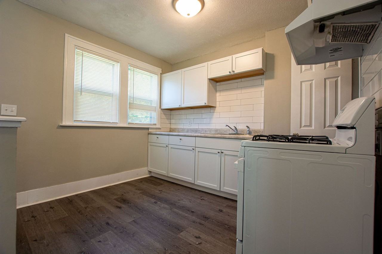 110 N 38th St - Photo 6 of 21