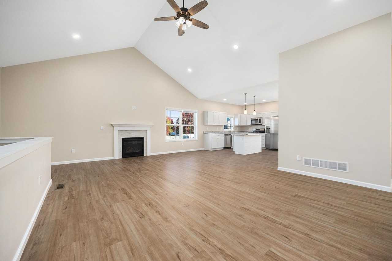 627 Debates St - Photo 6 of 13