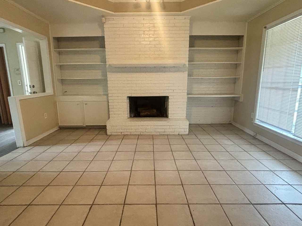 2452 Oak Grove Ln - Photo 2 of 12