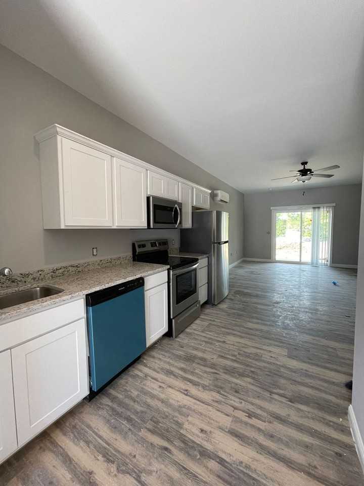 501 Wellington Way - Photo 2 of 4