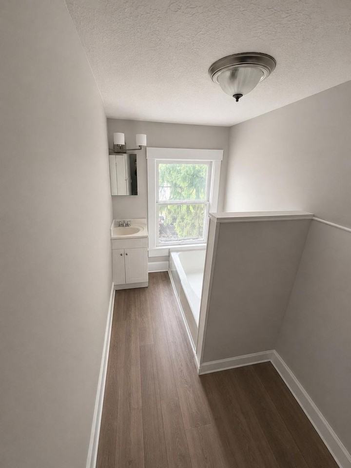 720 Florida Ave - Photo 2 of 6