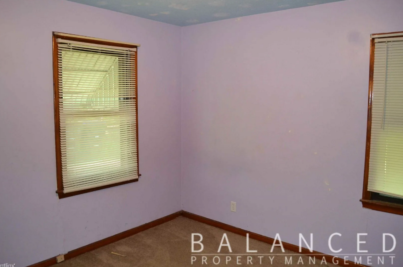 1743 Sw Mission Ave - Photo 4 of 13