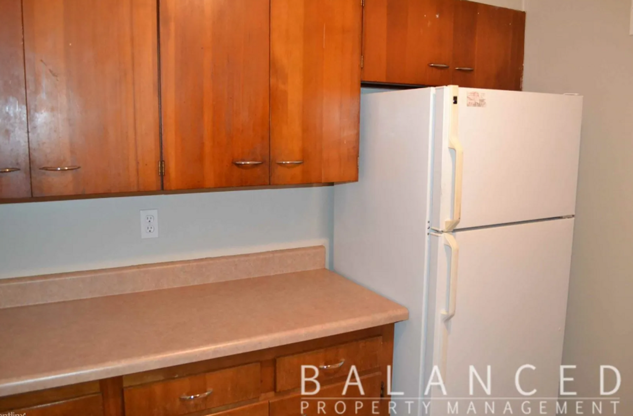 1743 Sw Mission Ave - Photo 7 of 13