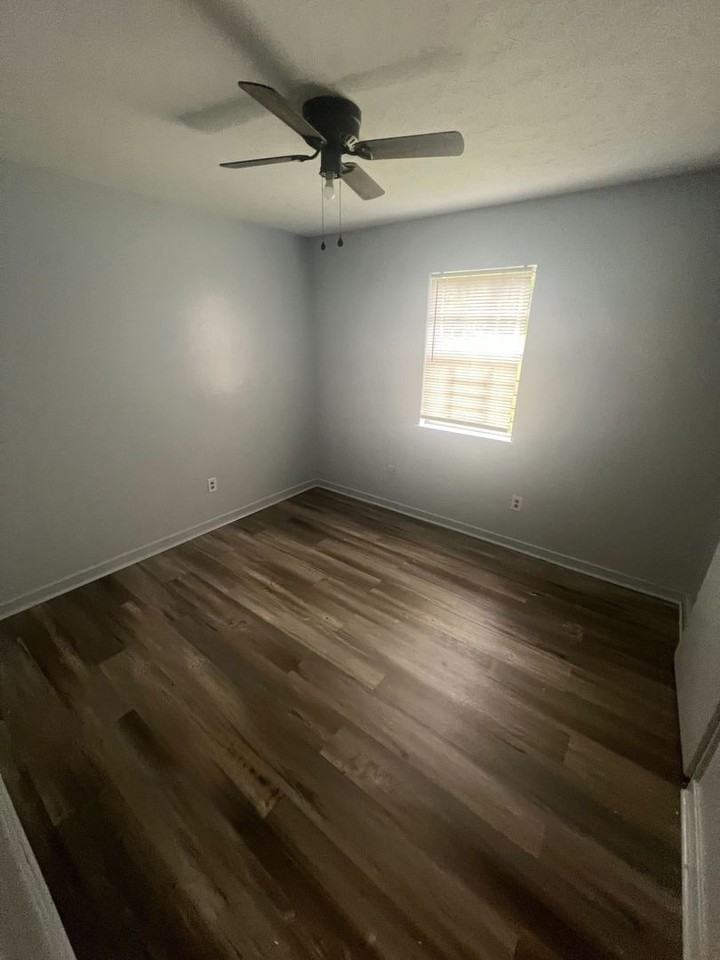 2107 Thousand Oaks Dr - Photo 4 of 13