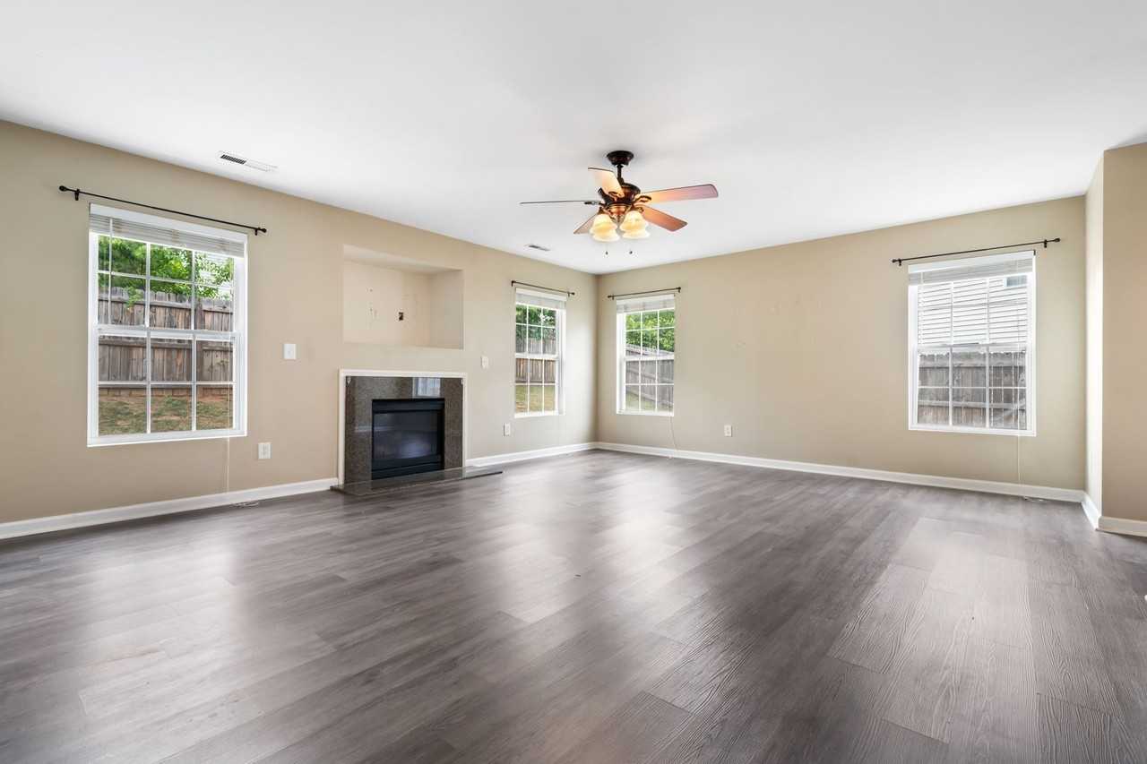 3400 Rocket Ct - Photo 3 of 24