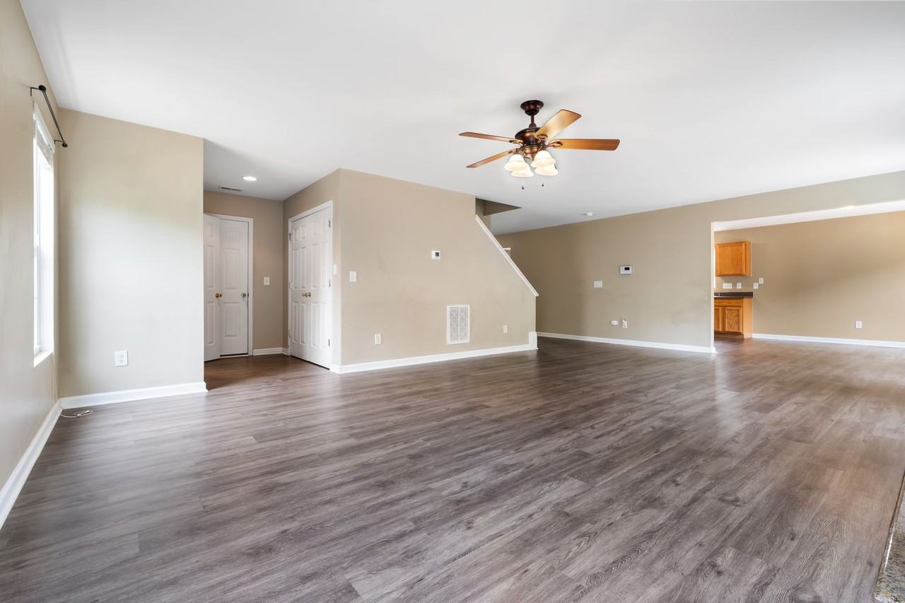 3400 Rocket Ct - Photo 4 of 24