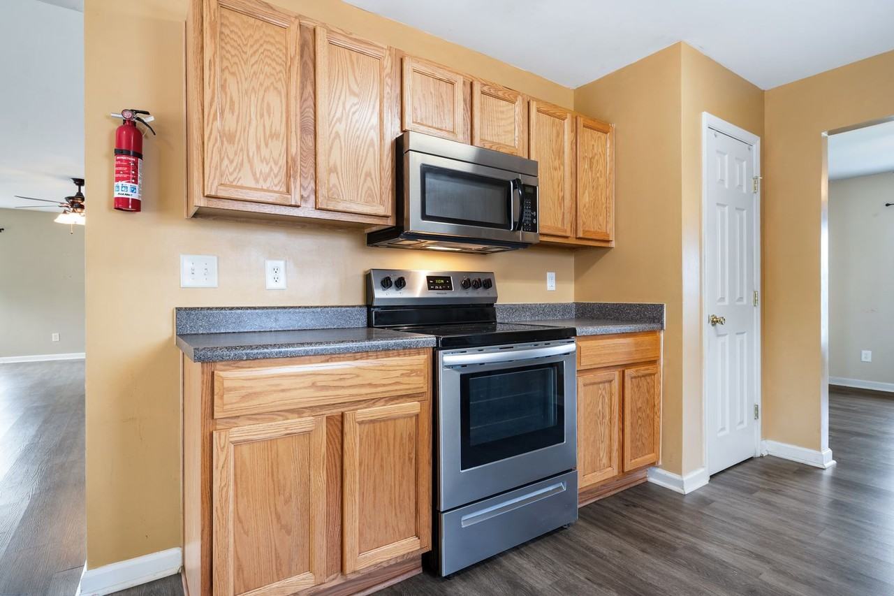 3400 Rocket Ct - Photo 7 of 24