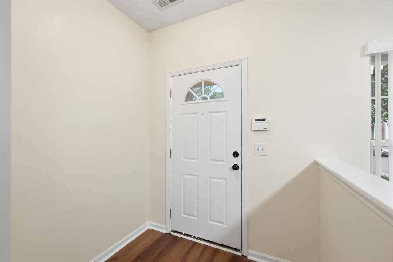 8031 Stoneham Ct - Photo 3 of 31