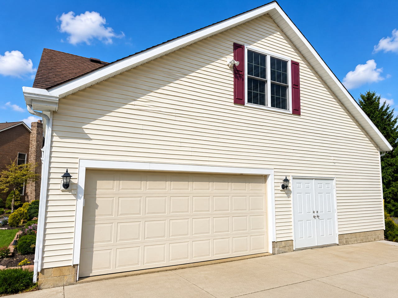 243 Newfield Cir - Photo 2 of 26