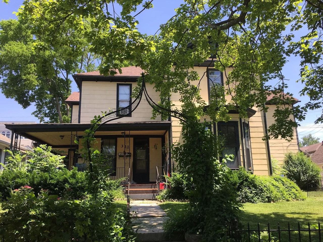 331 S Grant - Photo 2 of 3