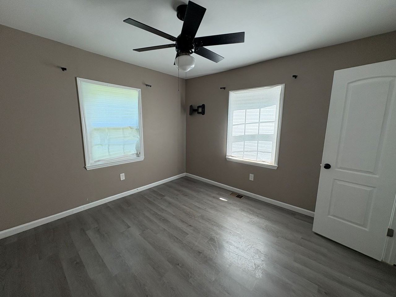 508 N Main St - Photo 5 of 9