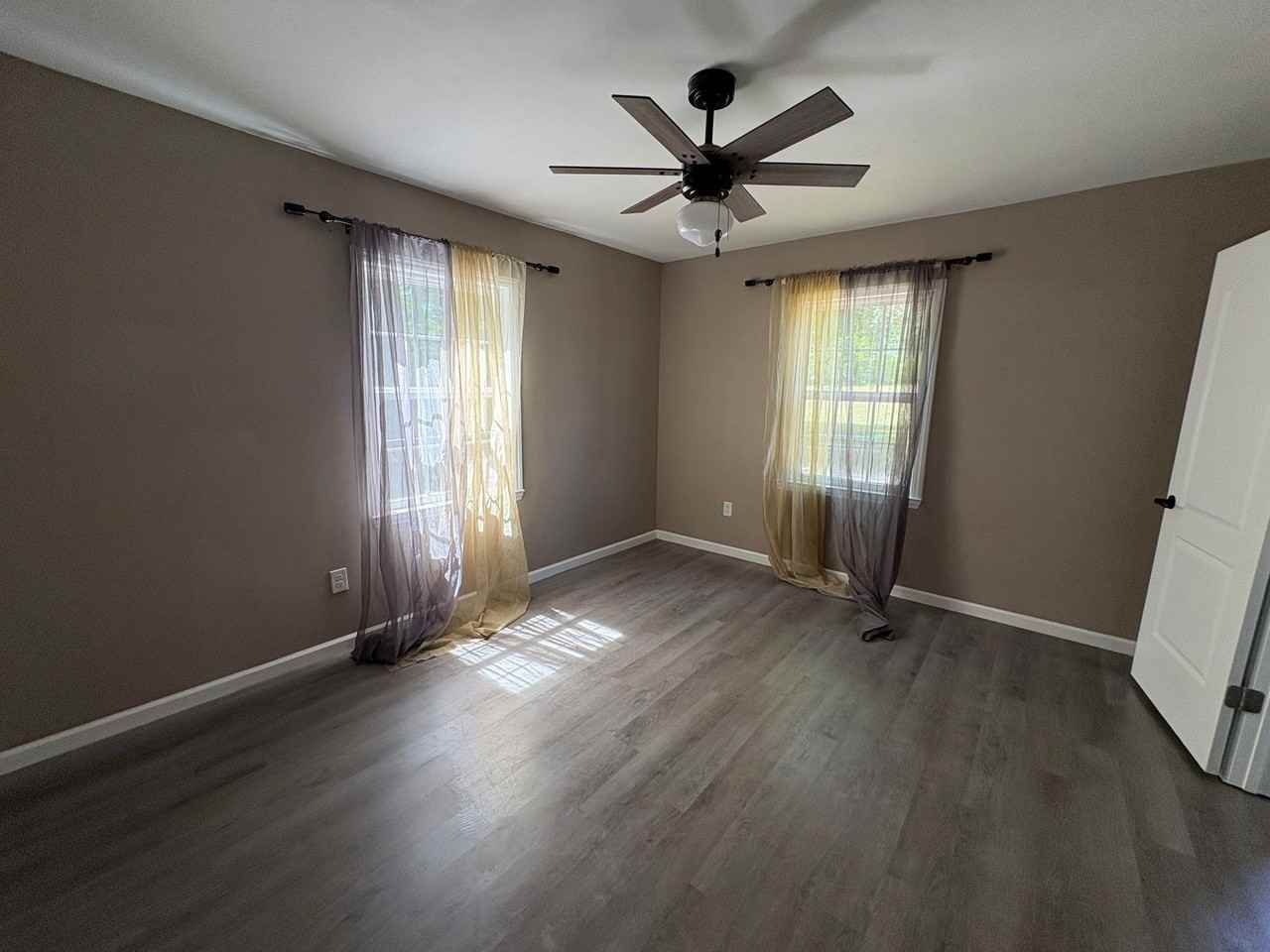 508 N Main St - Photo 6 of 9