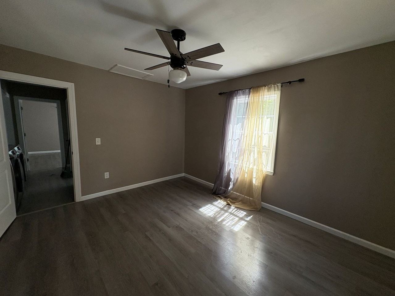 508 N Main St - Photo 7 of 9