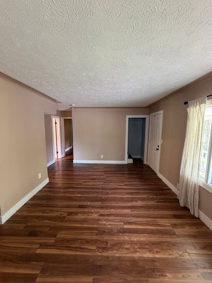 600 Dadson Dr - Photo 4 of 38