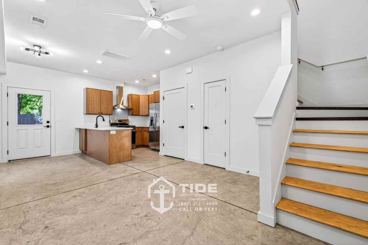 5812 Knight St - Photo 5 of 33