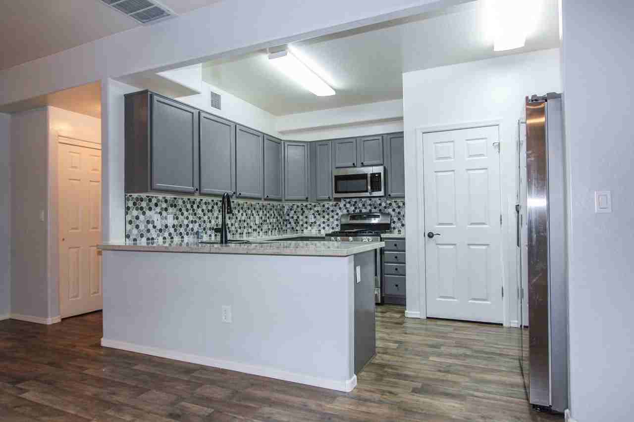1123 Leaf Ln - Photo 3 of 11